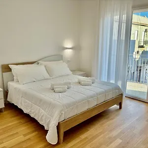  Bed & Breakfast 969